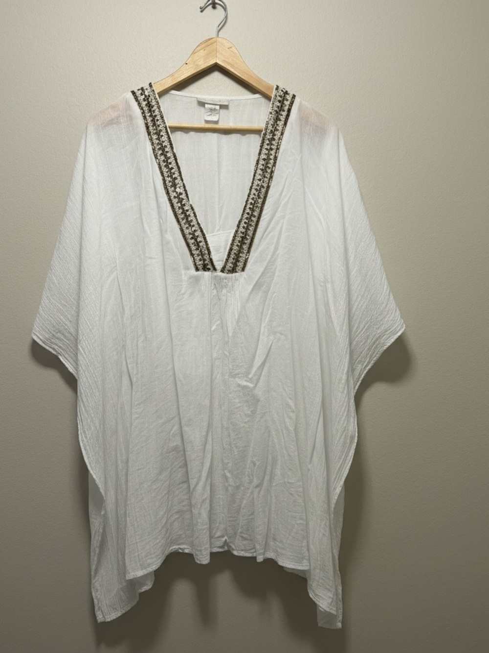 La Blanca White Embroidered V-Neck Tunic Cover Up